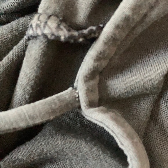 American Eagle Medium charcoal cage front flow top - Picture 4 of 11